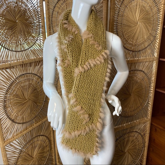 Knit Scarf Rabbit Fur Trim - Picture 2 of 7